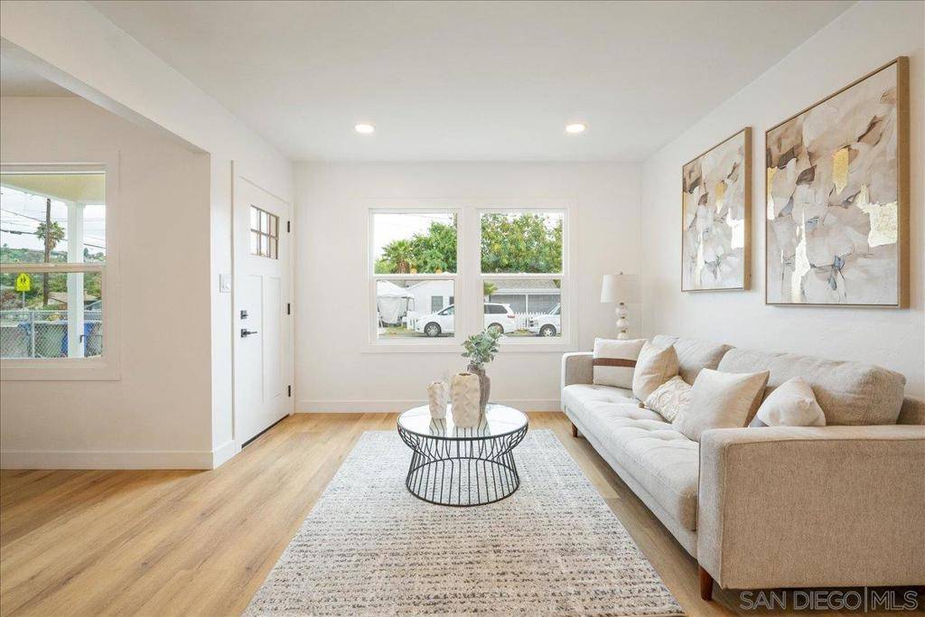 La Mesa, CA 91941,7486 Muriel Pl