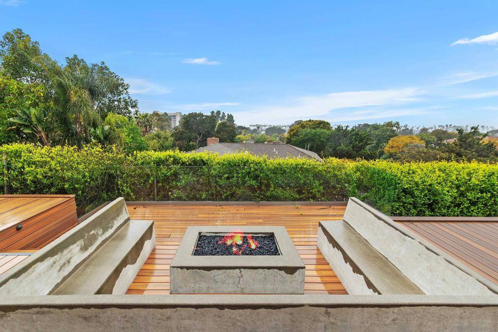 La Jolla, CA 92037,2435 Paseo Dorado