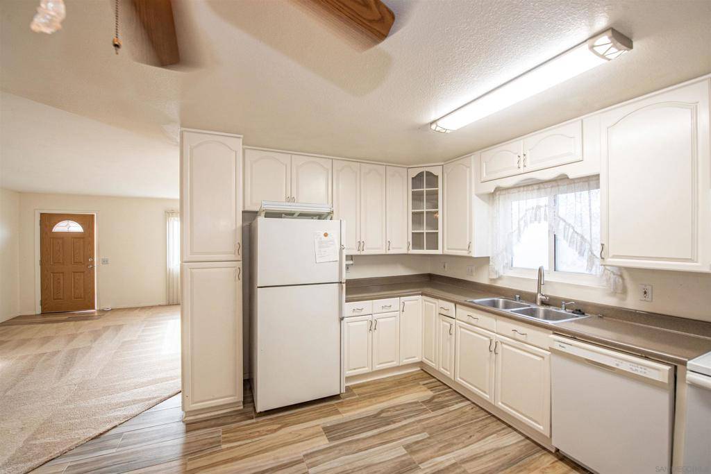 Poway, CA 92064,14728 Jeff Park Lane