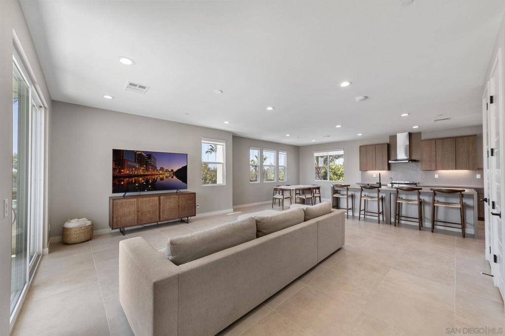 San Diego, CA 92130,13016 Lumen Way