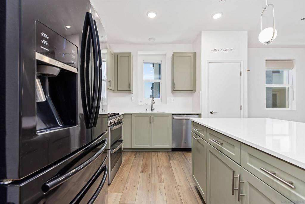 San Diego, CA 92154,5471 Seacliff Pl #86