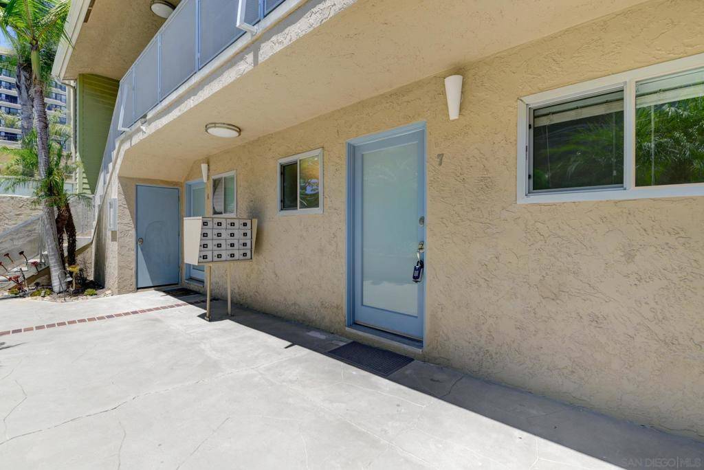 San Diego, CA 92103,3907 Georgia St #7