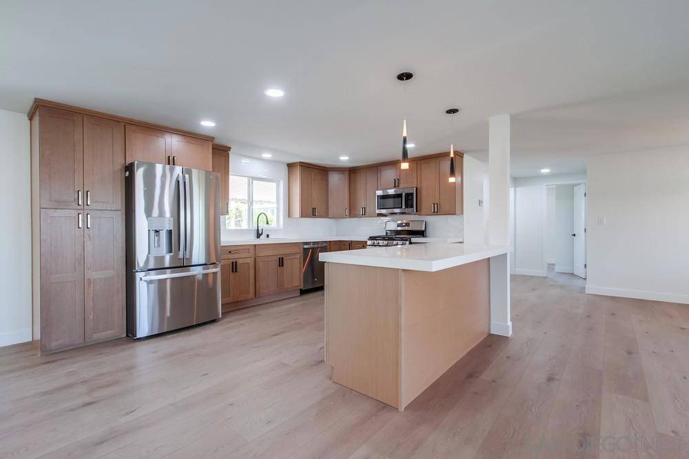San Marcos, CA 92078,650 Rancho Santa Fe #328