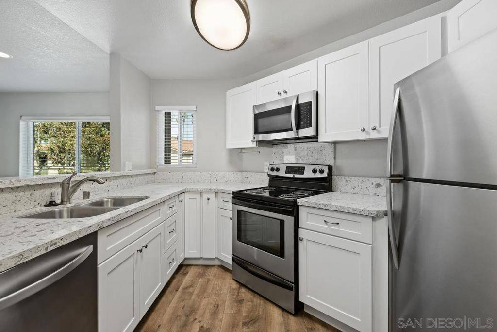 San Diego, CA 92122,7565 Charmant Dr #312