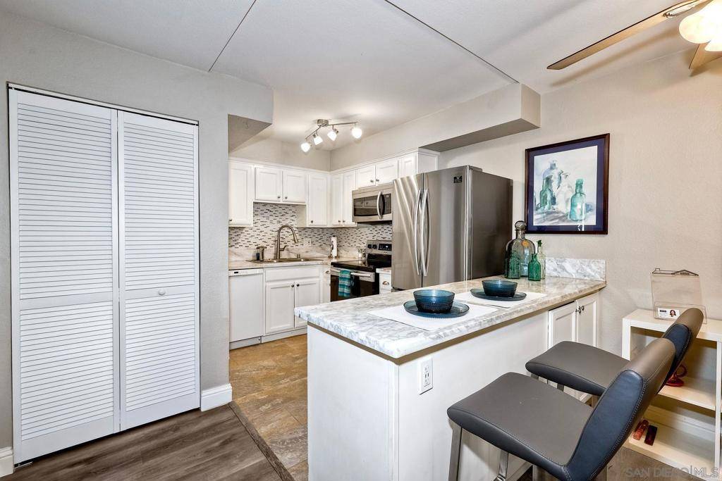 San Diego, CA 92120,6955 Alvarado Rd #29