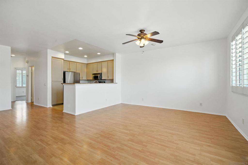 San Diego, CA 92130,4170 Via Candidiz #192