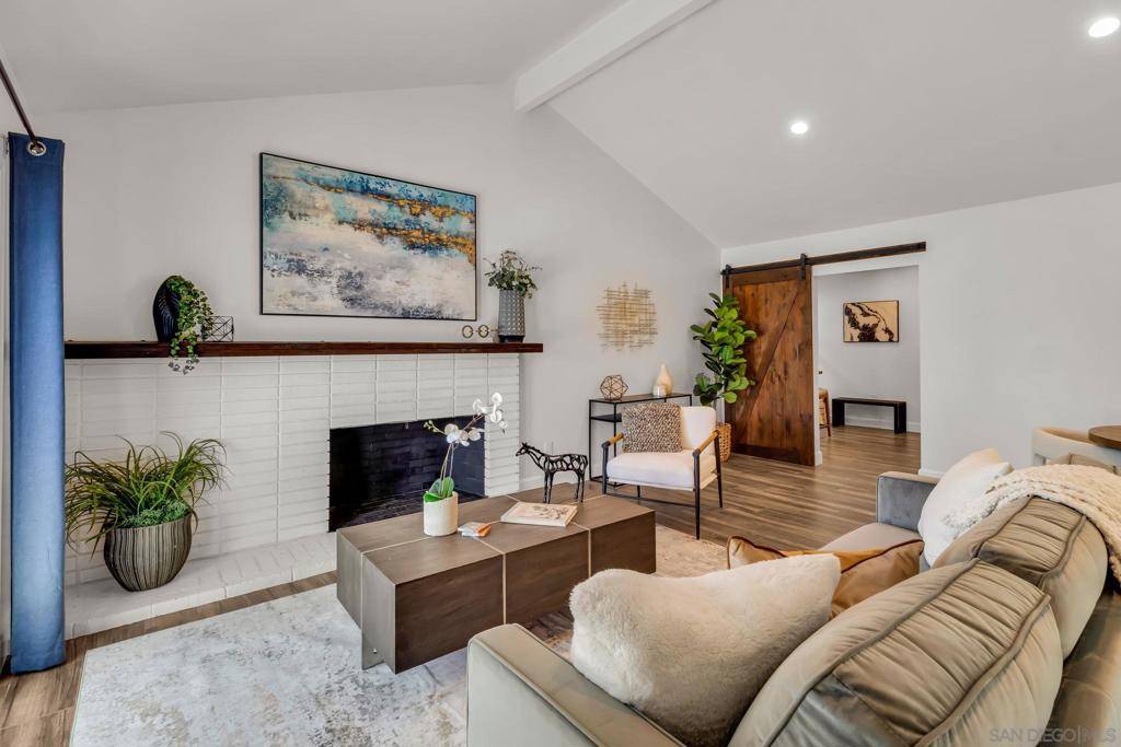 San Diego, CA 92119,6218 Lake Badin Ave