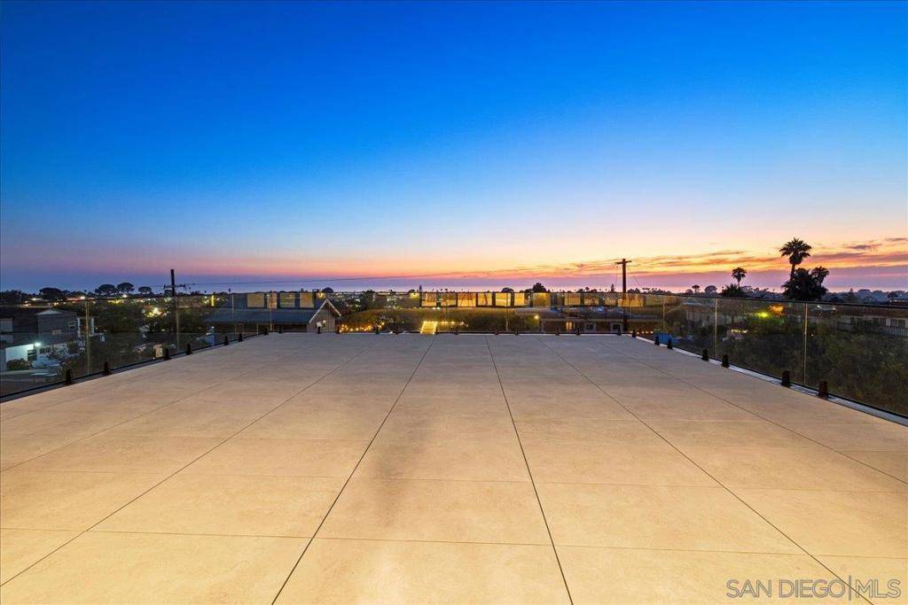 Encinitas, CA 92024,1009 Arcadia Road