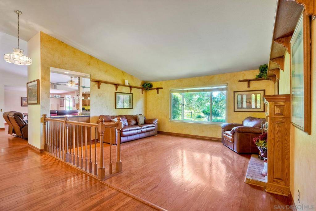 Escondido, CA 92029,2183 Lundy Lake Dr