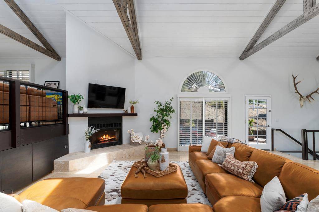 El Cajon, CA 92021,9844 Lorraine Ridge Trail