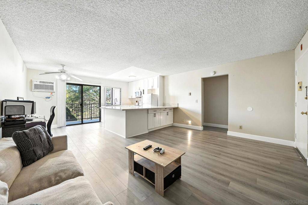 San Diego, CA 92119,7838 Cowles Mountain Court #C6