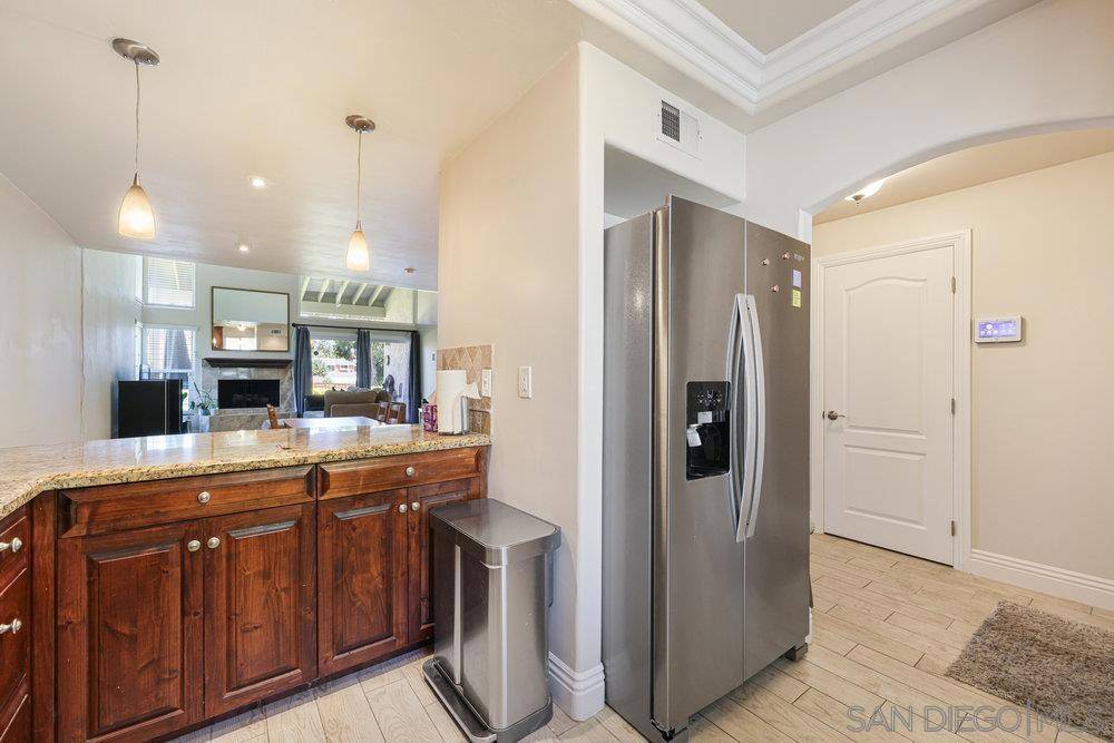 Poway, CA 92064,17706 Villamoura Dr
