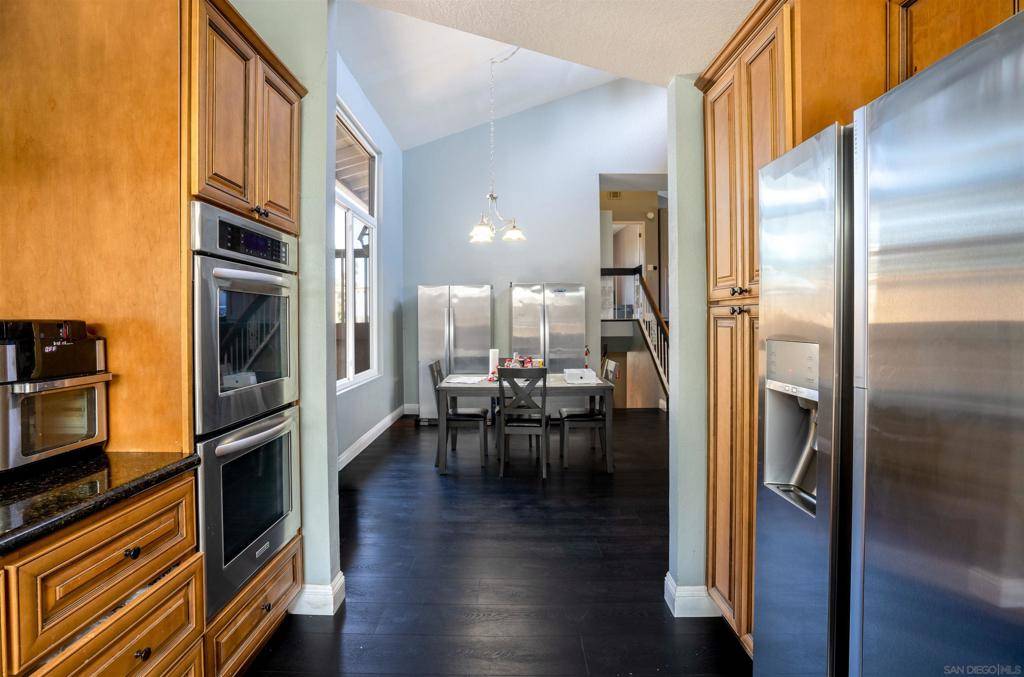 Escondido, CA 92025,1116 Circle Dr #230-452-12-00