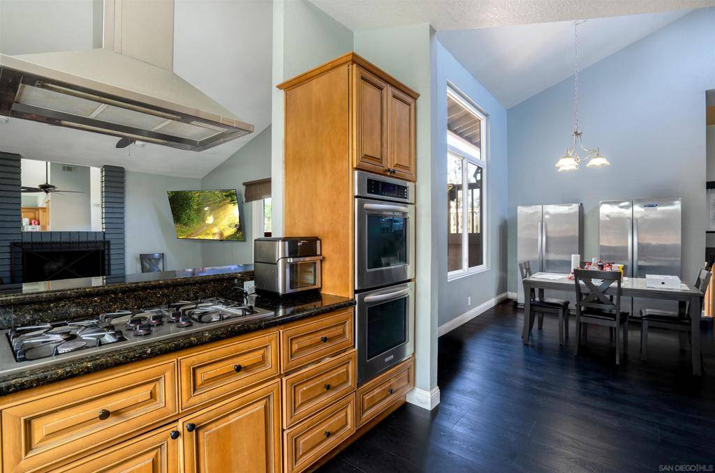 Escondido, CA 92025,1116 Circle Dr #230-452-12-00