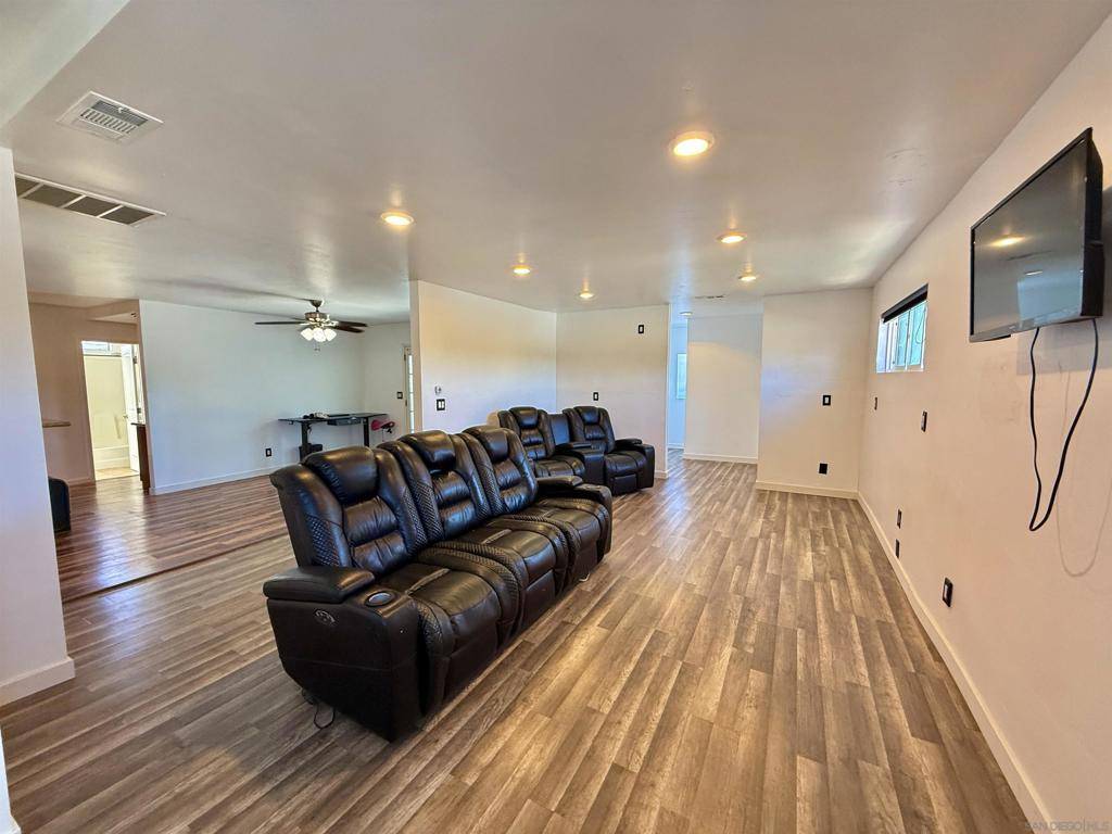 Spring Valley, CA 91977,9050 Valencia St