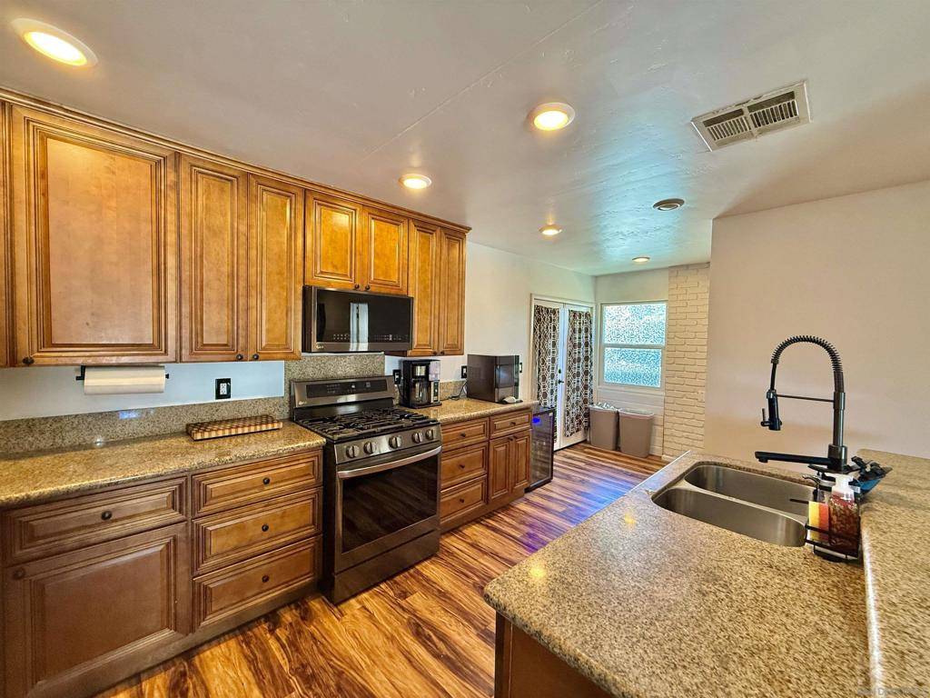 Spring Valley, CA 91977,9050 Valencia St