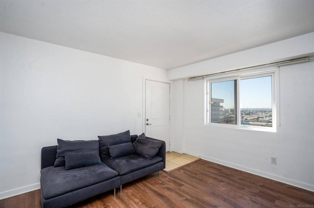 National City, CA 91950,801 National City Blvd #901