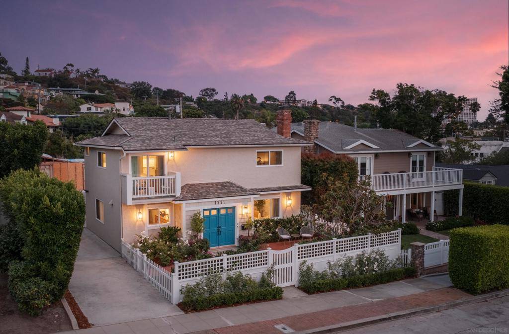 La Jolla, CA 92037,1221 Virginia Way