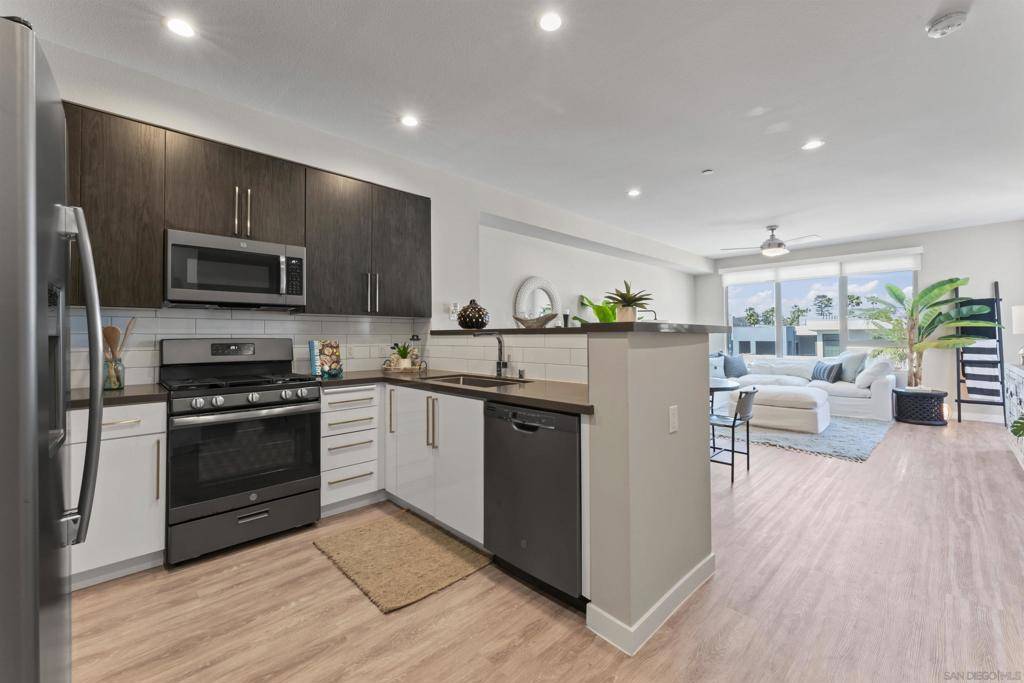 Oceanside, CA 92054,355 N Clevaland Street #206