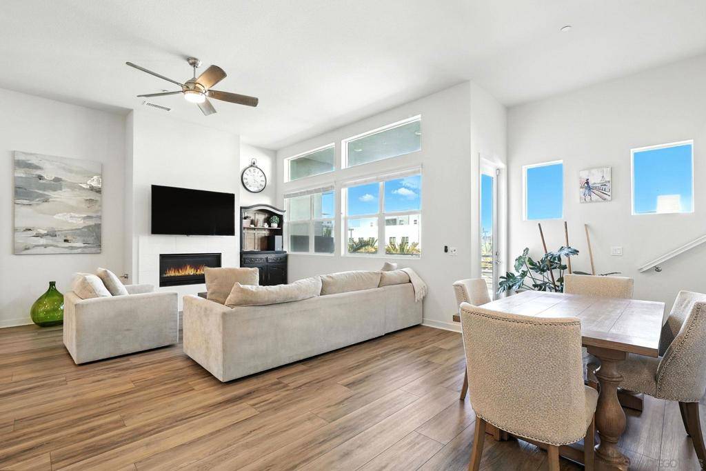 Chula Vista, CA 91915,3001 Bravo Loop #4