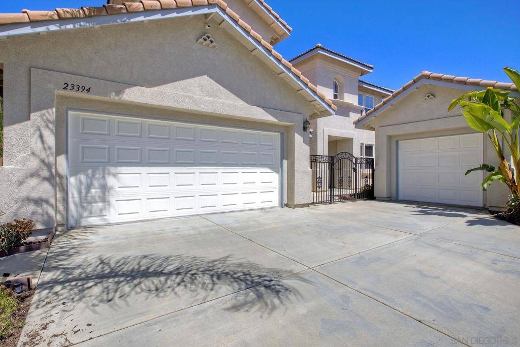 Murrieta, CA 92562,23394 Blue Gardenia Ln