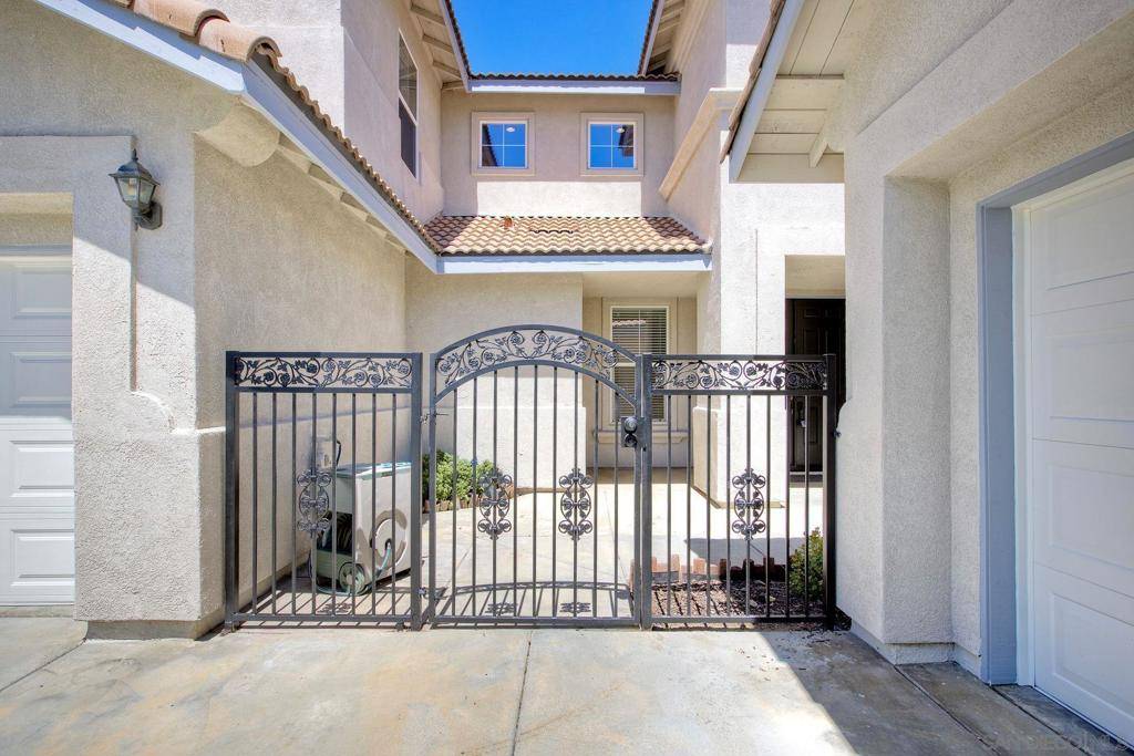Murrieta, CA 92562,23394 Blue Gardenia Ln