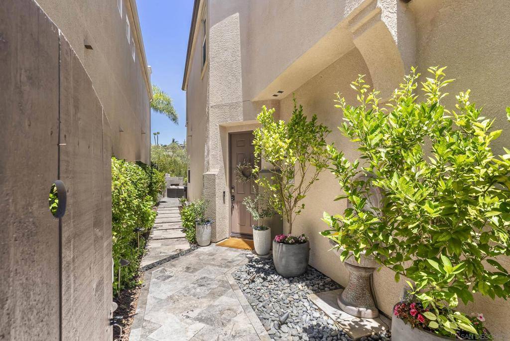 San Diego, CA 92131,11920 Miro Cir