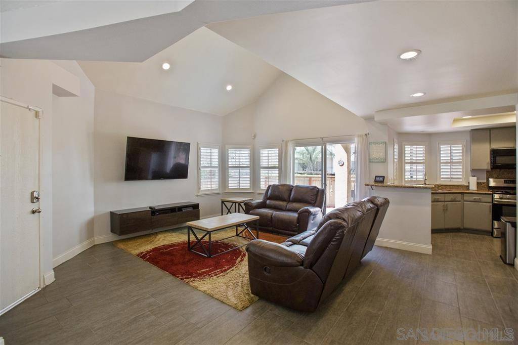 El Cajon, CA 92019,12049 Calle De Montana #201