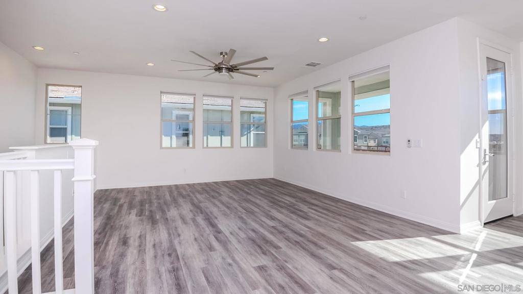 Chula Vista, CA 91913,1167 Calle Obsidiana #3