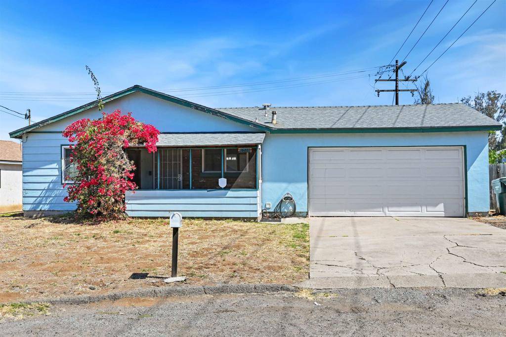 Spring Valley, CA 91977,8976 Rover St.