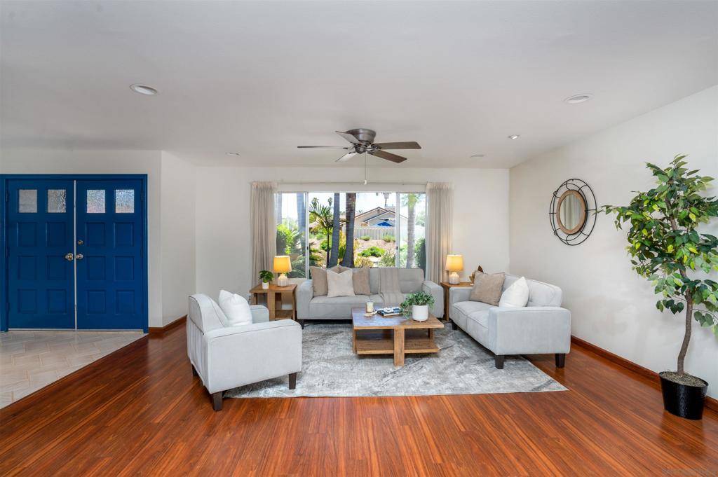 Escondido, CA 92025,1637 Encino Dr