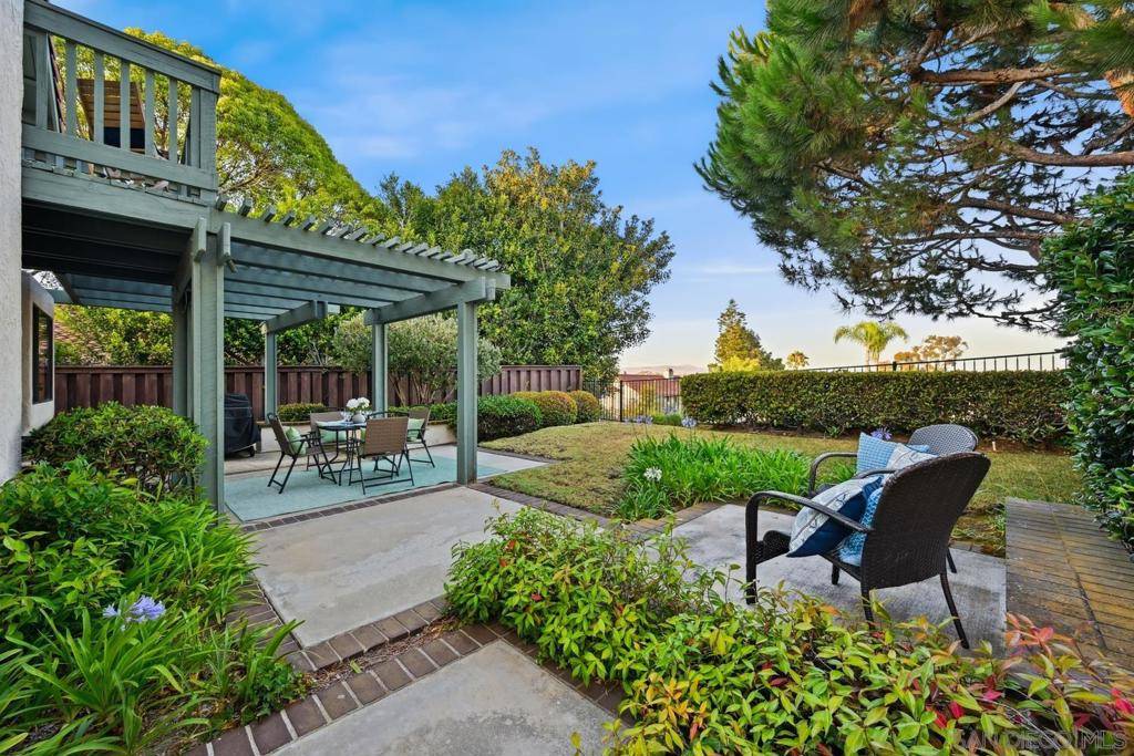 Encinitas, CA 92024,273 Via Palacio