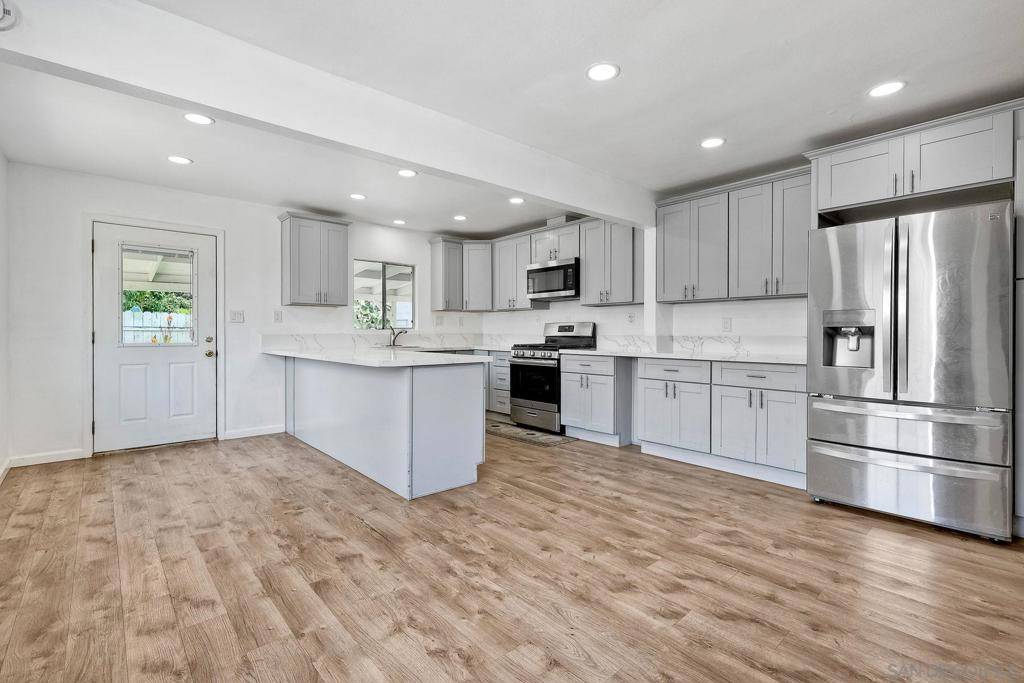 Chula Vista, CA 91911,735 Belvia Ln