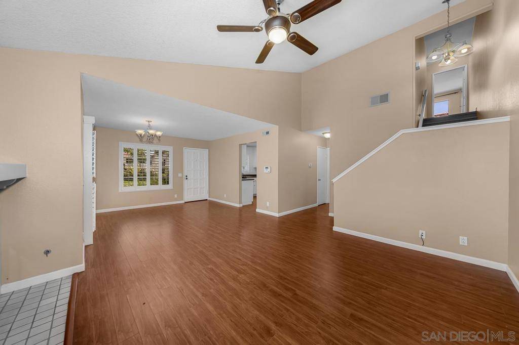 San Diego, CA 92122,4210 Porte De Palmas #28