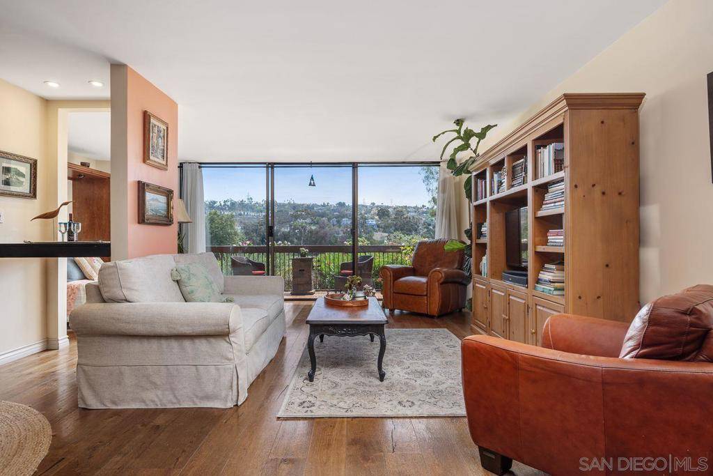 Carlsbad, CA 92009,2564 Navarra Dr #113