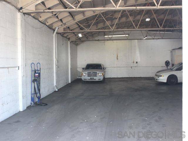 El Cajon, CA 92020,927 W Main Street
