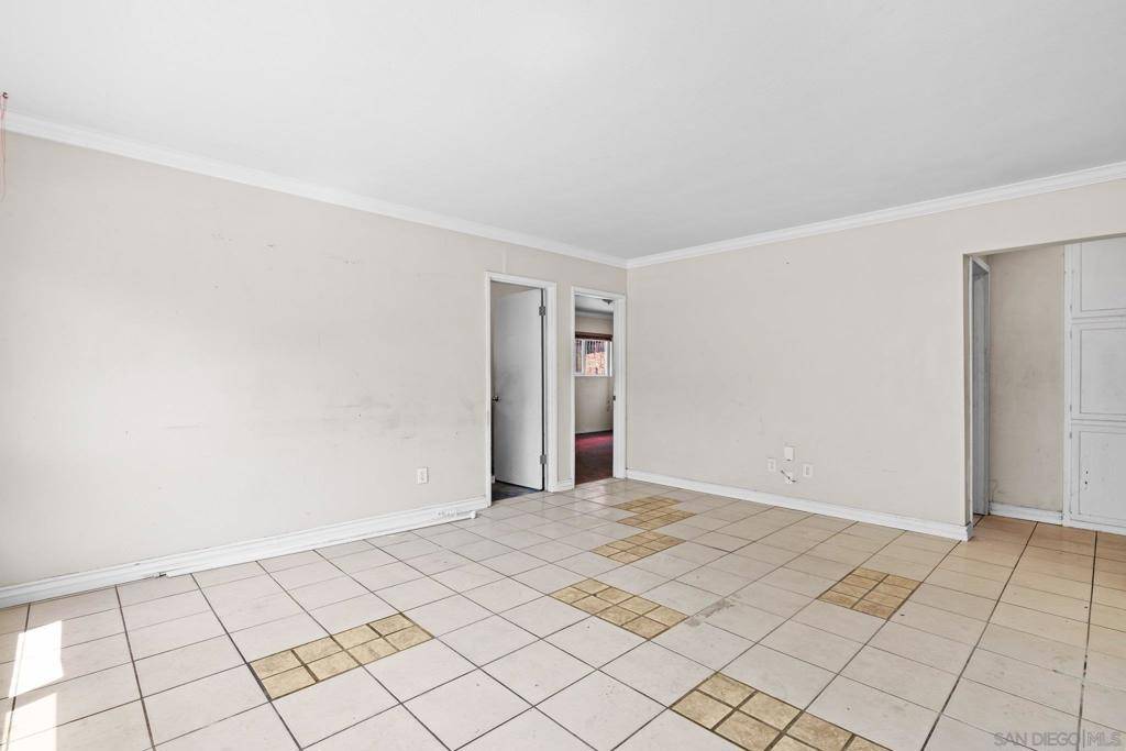 Spring Valley, CA 91977,8908 Lamar St