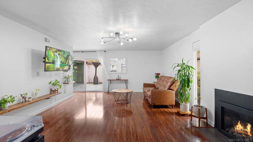 San Diego, CA 92115,4611 Collwood Ln