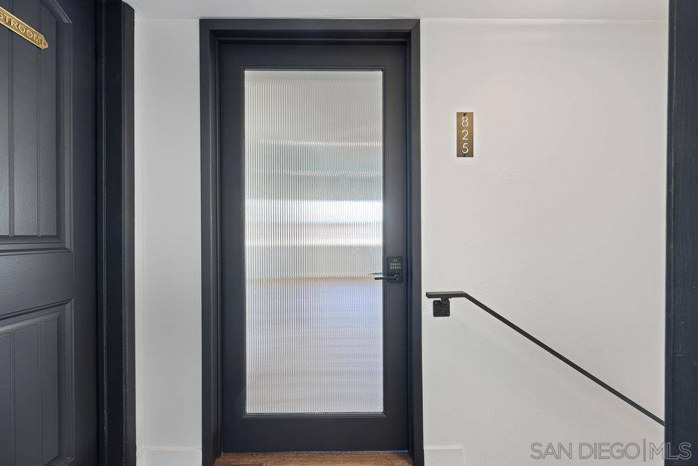 San Diego, CA 92103,825 Washington St.