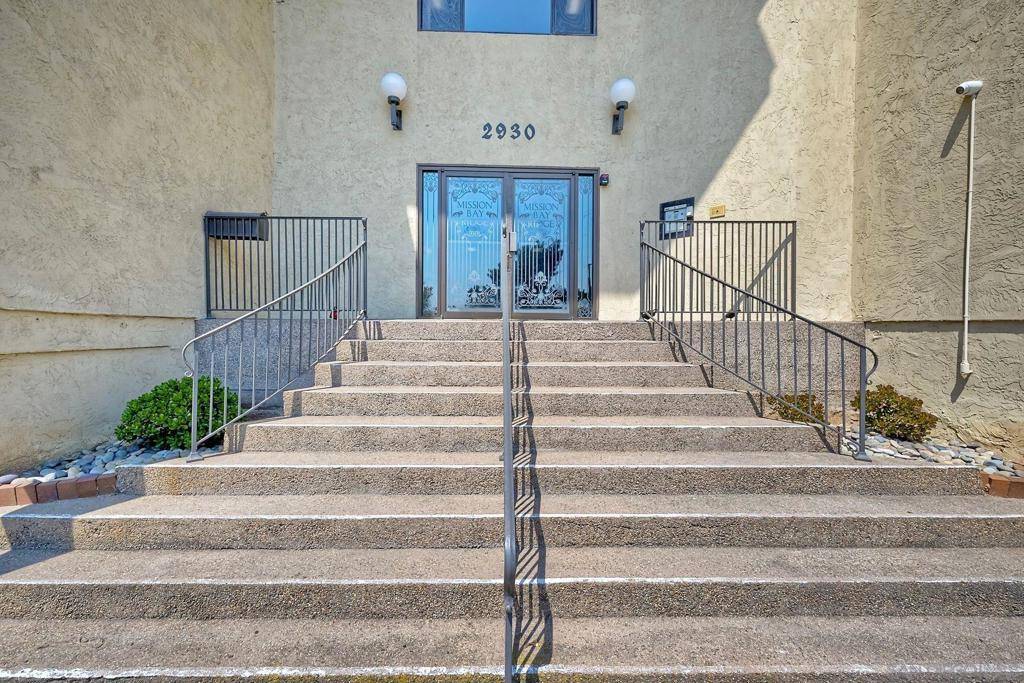 San Diego, CA 92117,2930 Cowley Way #209