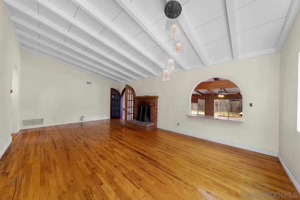 La Mesa, CA 91942,4791 73rd St