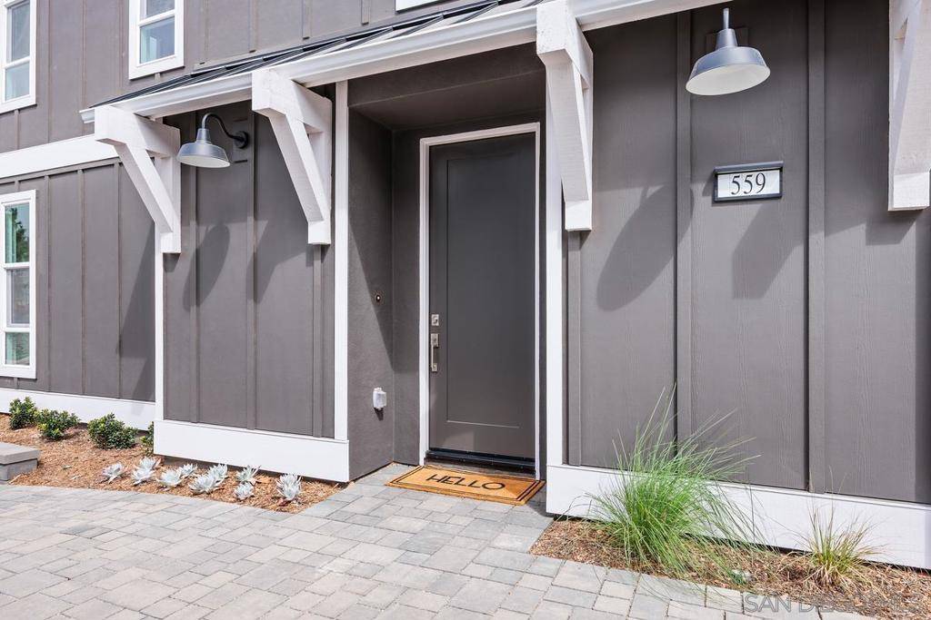 Encinitas, CA 92024,559 N Vulcan Ave