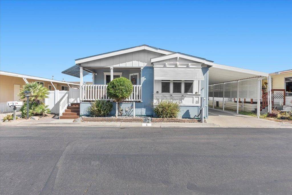 San Marcos, CA 92078,809 Discovery St #5