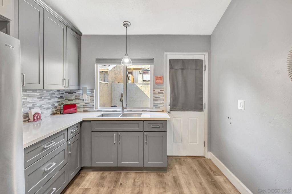 La Mesa, CA 91942,7700 Parkway Dr #17