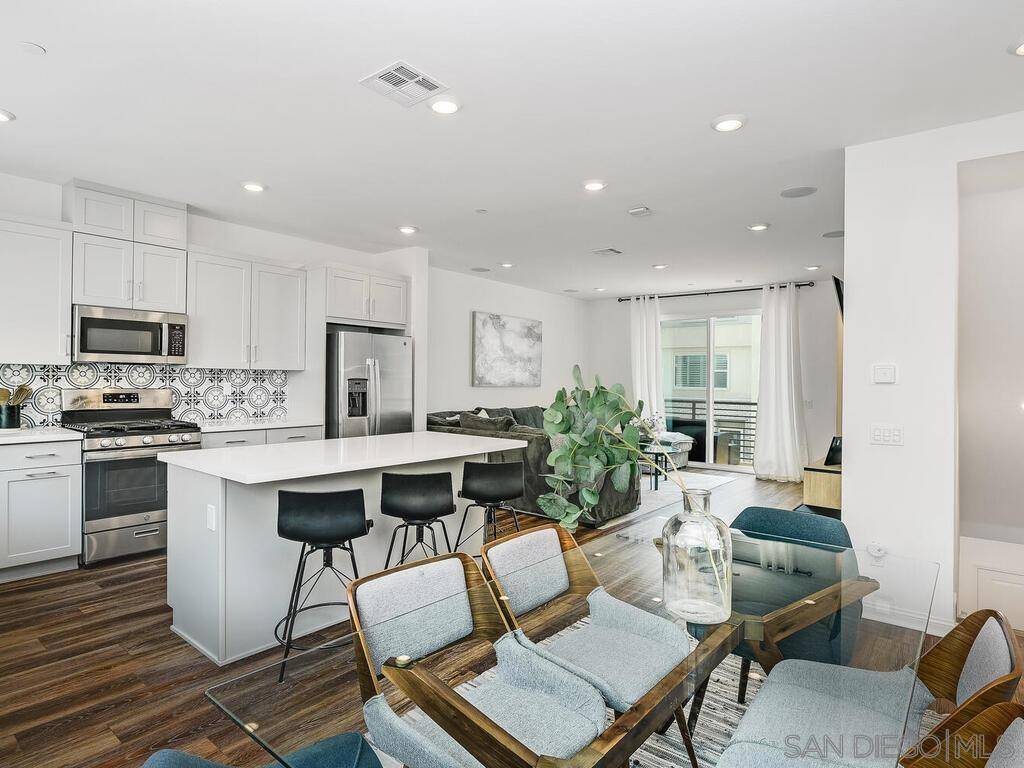 Chula Vista, CA 91915,1824 Liquid Lane