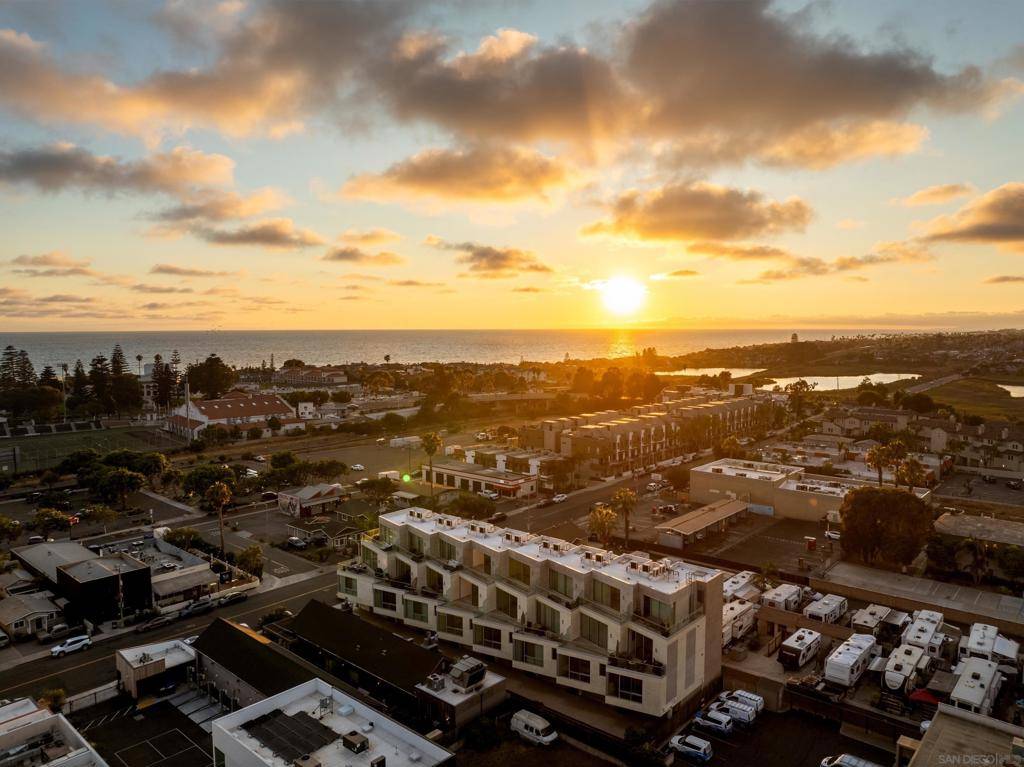 Carlsbad, CA 92008,2648 State Street, Unit E