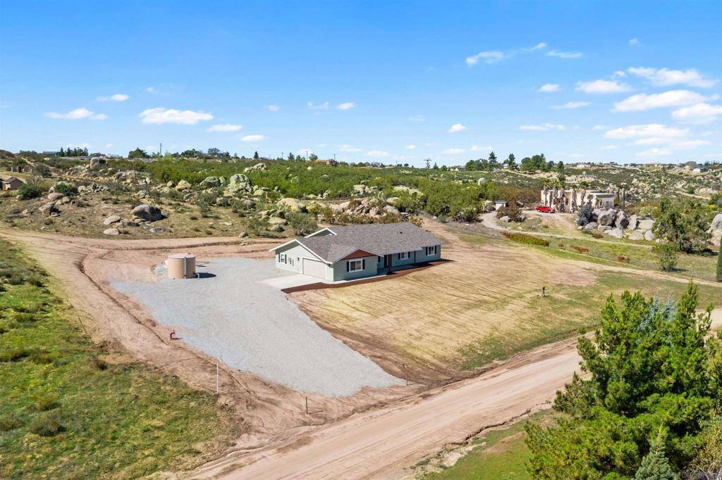 Aguanga, CA 92536,42247 Riverdale