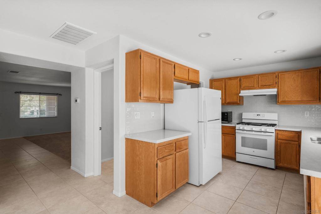 Temecula, CA 92591,42028 Pine Needle St