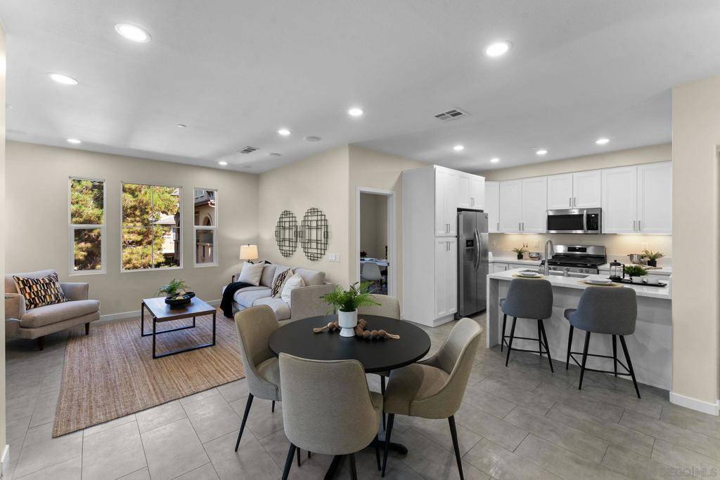 San Marcos, CA 92078,2184 Cosmo Way