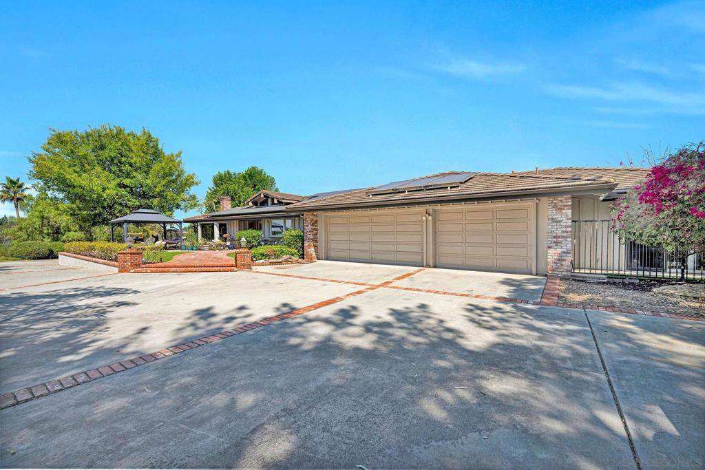 Poway, CA 92064,17505 Corte Lomas Verde